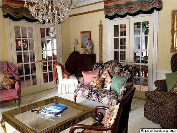 4th image of 12 Wolcott Court