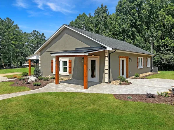 94 Clifton St, Danville, VA 24541