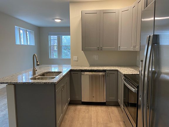 2nd image of 1116 Louisville Ave #2S