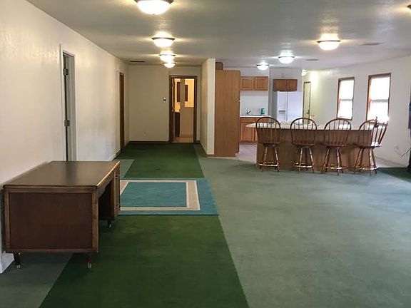 hall to rooms and bath