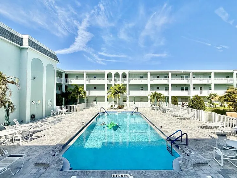 1712 Belleair Forest Dr #D — Photo 48
