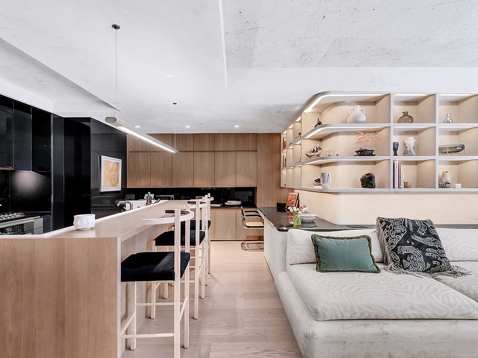 1st image of 196 Orchard St #4R