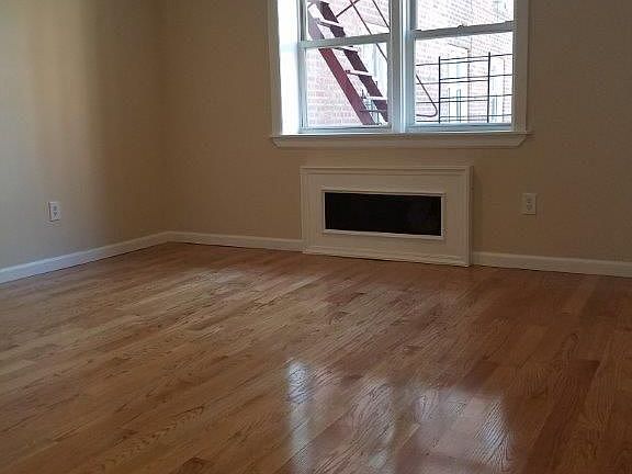 2nd image of 9132 195th St APT 1N