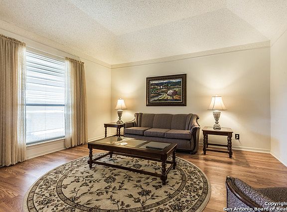 5th image of 233 Sandhill Dr