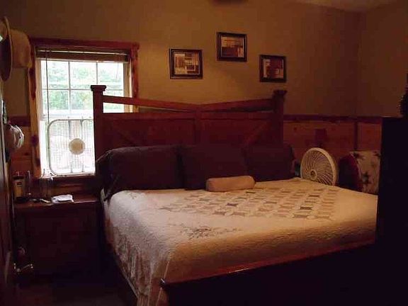 3rd image of 200 Vista Dr