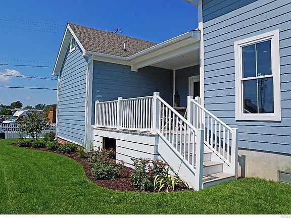 3rd image of 215 Grey Plover Ct