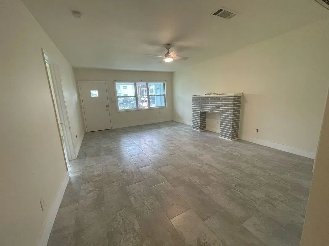 1 bed, 1.0 bath, 400 sqft, $1,050 — Photo 1