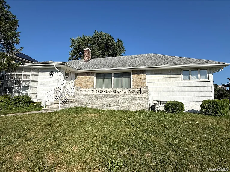 11 Webb Hill Rd — Photo 1