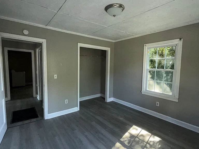 423 N Cherry St — Photo 9