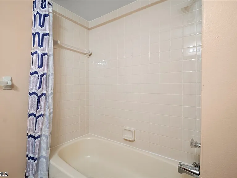 4406 Santa Barbara Blvd #B — Photo 18