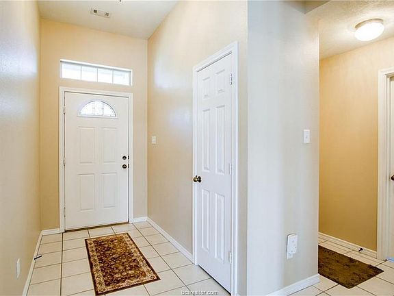 2nd image of 1400 Elkton Ct