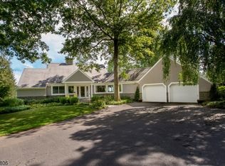 33 Sanford Rd, Stockton, NJ 08559