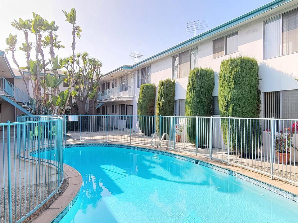 1st image of 3749 Clarington Ave #108
