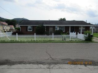 100 Wetzel St, Paden City, WV 26159
