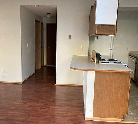 4th image of 201 E 36th St APT A