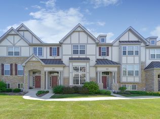 267 Bennett Dr, Carol Stream, IL 60188