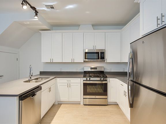 2nd image of 170 Lafayette St #Annext9