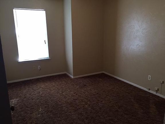3rd image of 3505 Denson Dr APT B