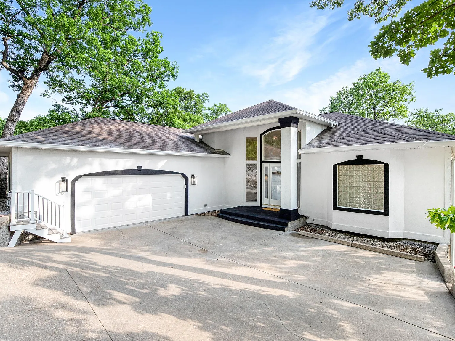 1186 Grand Cove Rd — Photo 2