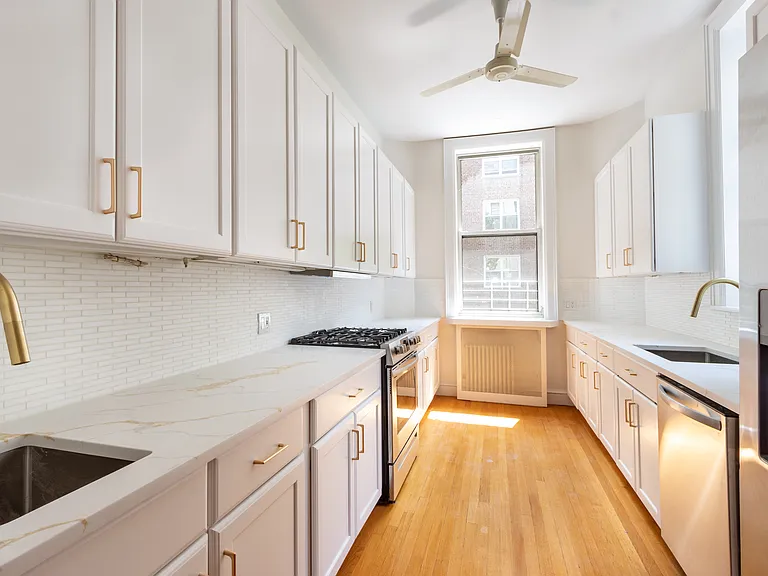 322 W 80th St #1 — Photo 7