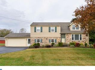 2236 Hopewell Rd, Elverson, PA 19520