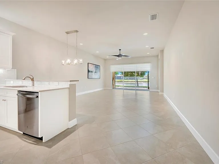 28496 Burano Dr — Photo 5