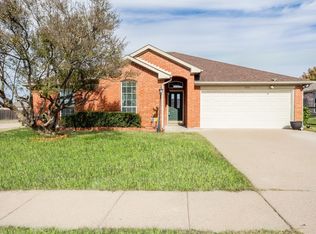 1113 Crooked Creek Ct, Midlothian, TX 76065