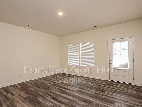 3rd image of 126 Old Tram St