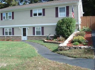 14 Carlton Ave, Warwick, RI 02889
