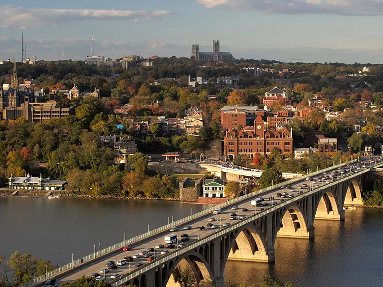 Just a 5-minute drive to the Georgetown Key Bridge connecting you to the DC area