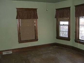 2nd image of 19 N Chestnut St