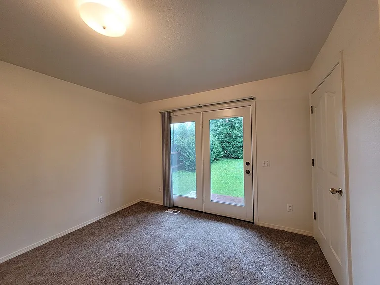 1601 Waterwood Cir — Photo 15