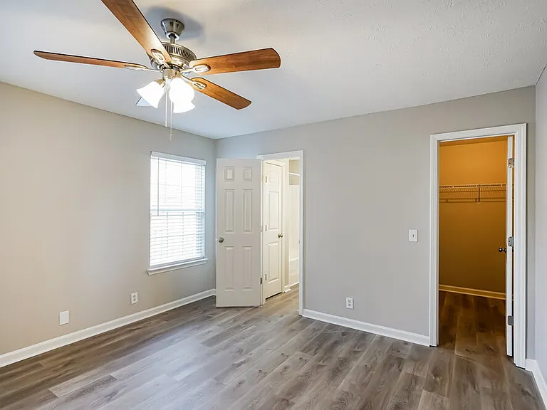 7016 S Hampton Blvd — Photo 9
