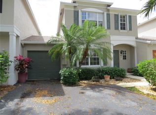 9518 S Vermosa Ln, Tamarac, FL 33321