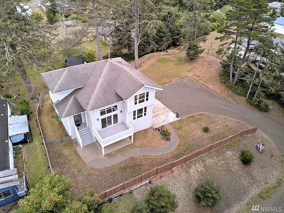 2nd image of 1836 S Hoquiam Ln