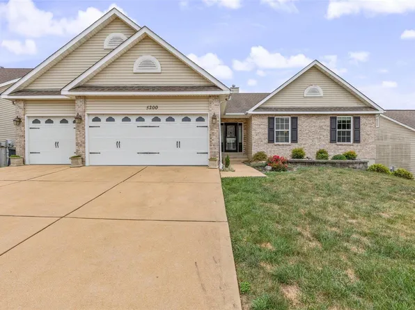 5200 Copperleaf Dr, Imperial, MO 63052