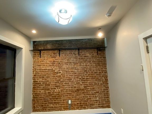 2nd image of 90 Wadsworth Ave APT 5A