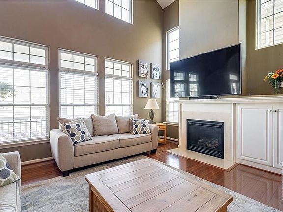 4th image of 3113 Duke Of York St #139