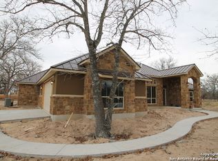 145 Woodlands Dr, La Vernia, TX 78121