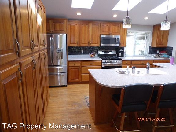 5th image of 15004 NE 10th Pl