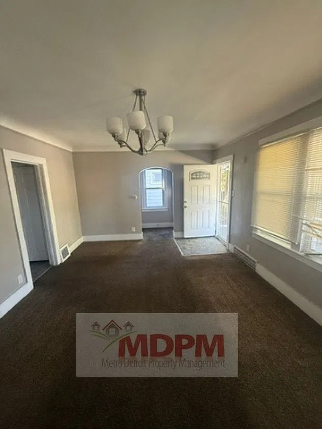3 bed, 1.5 bath, 1479 sqft, $1,200 — Photo 1