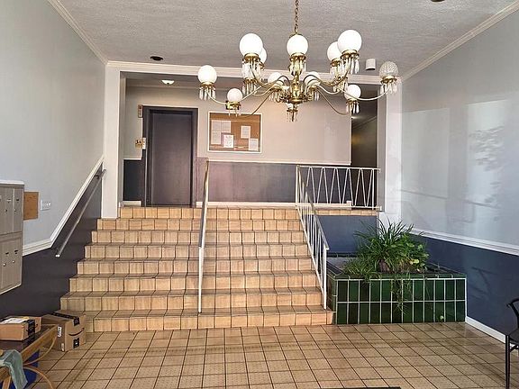 2nd image of 305 C St NE APT 202