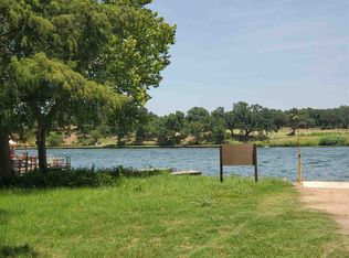 300 Harris Loop, Kingsland, TX 78639