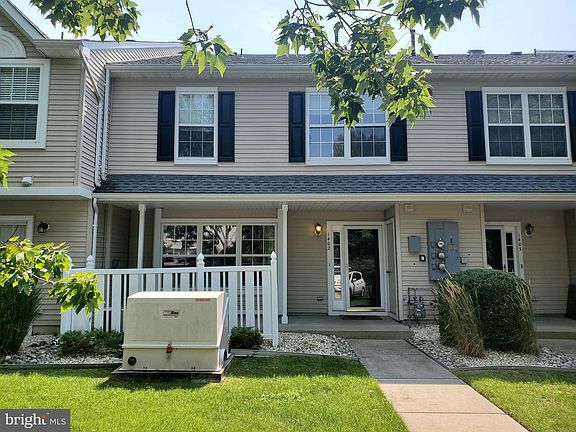 2nd image of 1402 Tanglewood Dr
