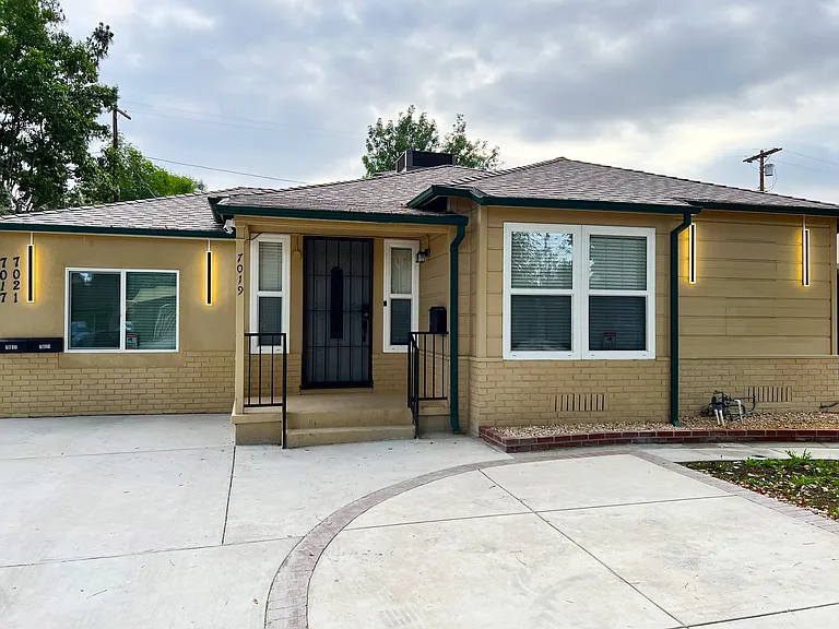 7019 Jamieson Ave — Photo 3