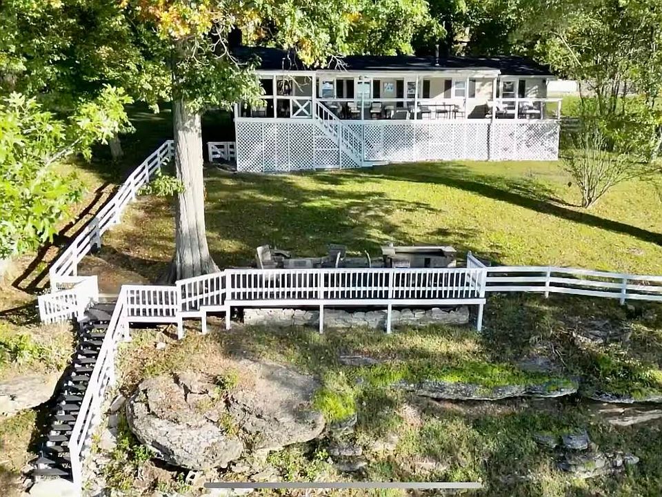 2nd image of 1390 Paradise Camp Rd