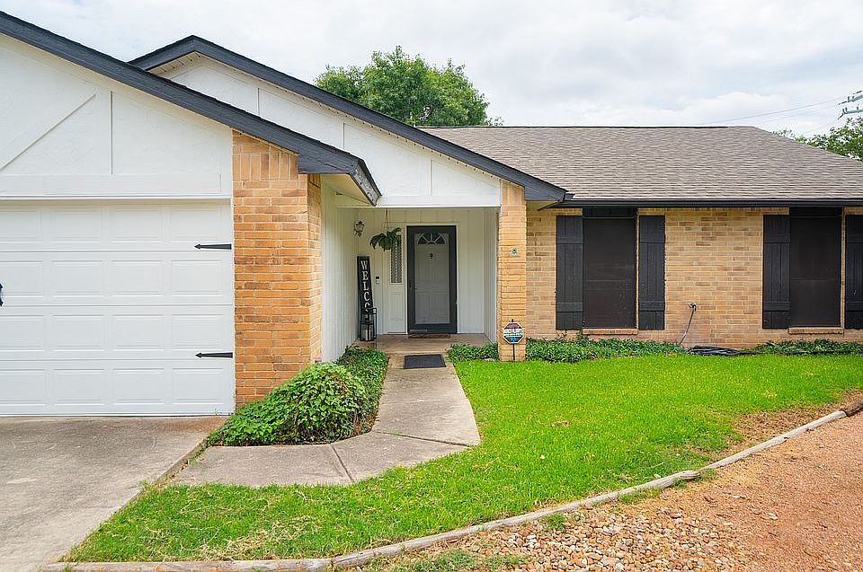 1st image of 13903 Hohmann Ct