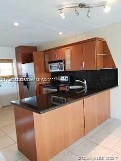 4th image of 20200 NE 29th Ct APT N212
