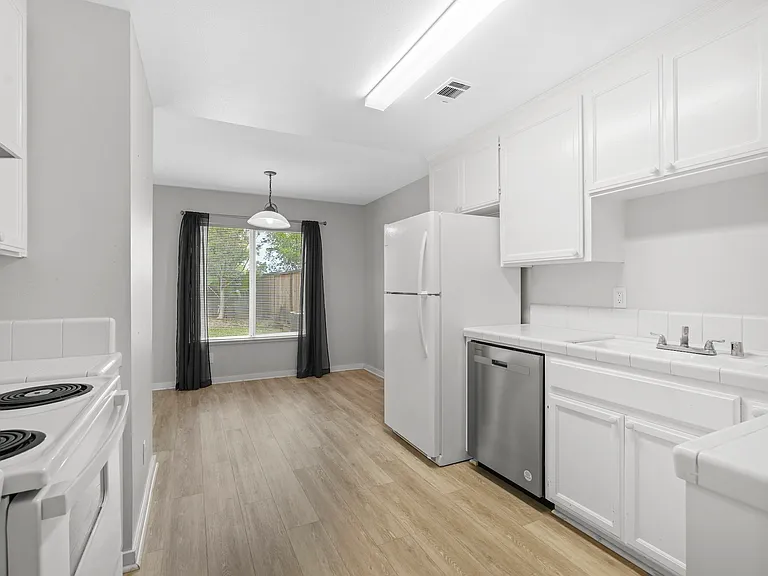 205 E Edmundson Ave #A — Photo 6