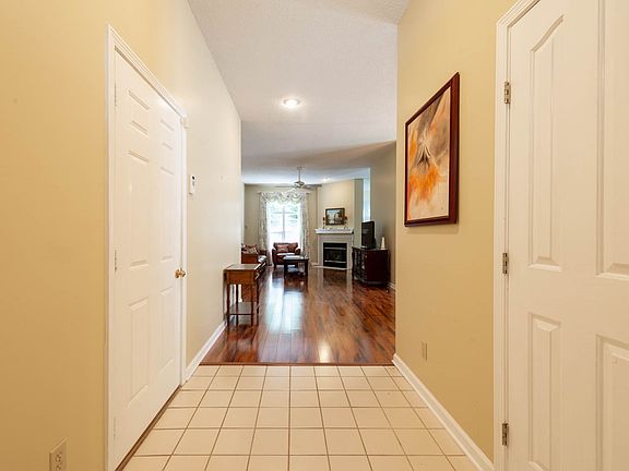 3rd image of 734 E Moss Creek Dr